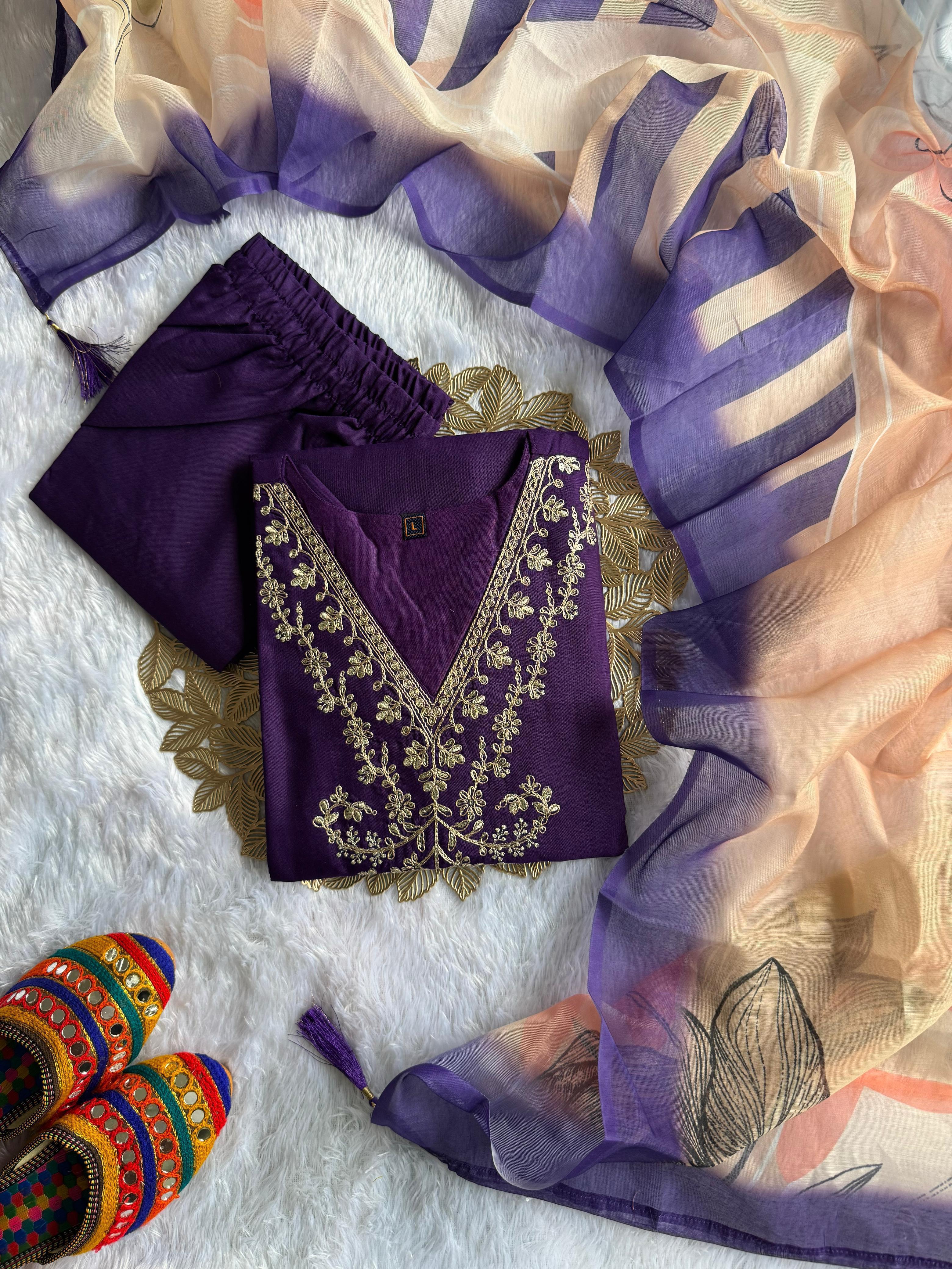 Floral Grace Embroidered Kurti Pant Dupatta Se